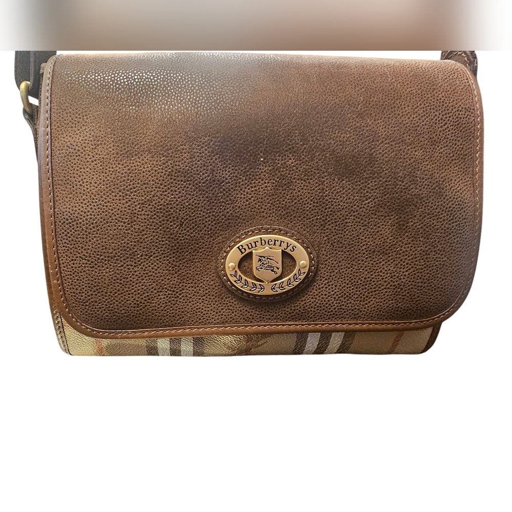 Burberrys Vintage Crossbody Bag with COA